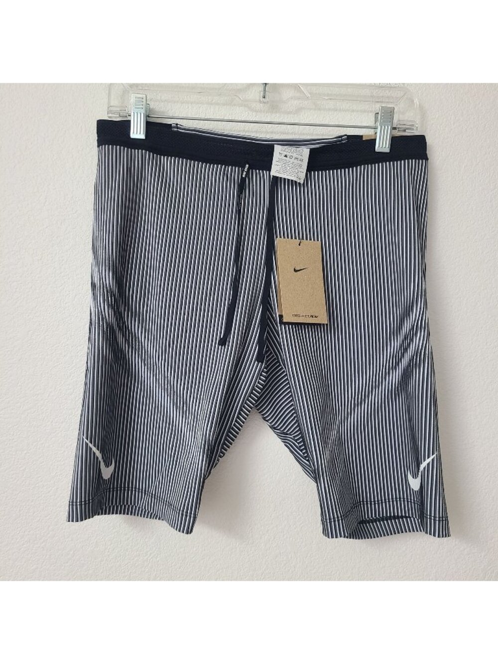 Nike Aeroswift 1/2 Length Running Tights Shorts FN3369-013 Size L